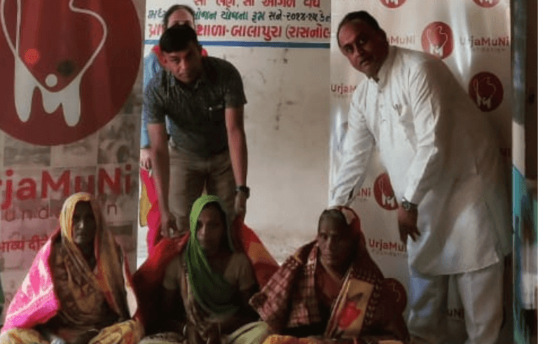 Warm Blanket Distribution Program in Balapura Rasnol