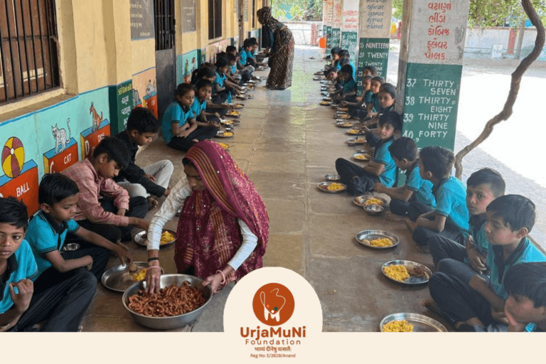 सुलतानपुरा-नपाड, गबापुरा, बालापुरा, पंकजपुरा, जोसनपुरा, चांसिपुरा और मीरकुवा गांवों के बच्चों को ऊर्जामुनि फाउंडेशन द्वारा स्नेहभरा पौष्टिक भोजन प्रदान किया गया