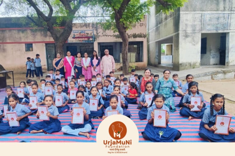 गणेशपुरा और ईश्वरपुरा गांवों के 100 विद्यार्थियों को ऊर्जामुनि फाउंडेशन की शैक्षिक भेंट